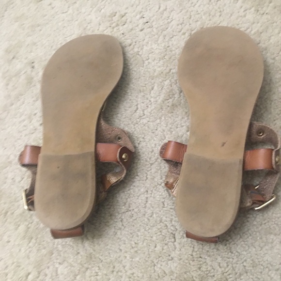 Steve Madden Girl Sushi Thong Sandals Faux Leather Ankle Strap Studded Size 9M - Picture 8 of 11